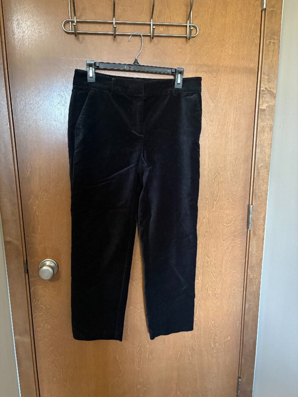 LOFT black velvet crop pant